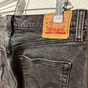 “Ribcage straight” Levi’s